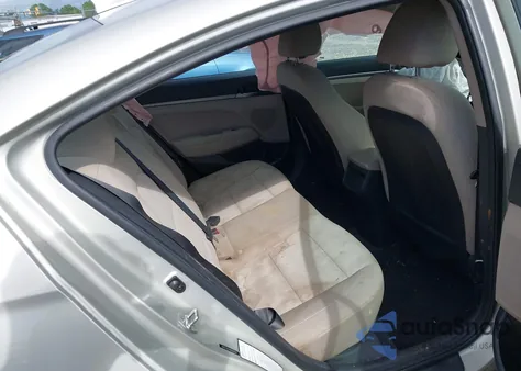 2017 Hyundai Elantra Se z USA, uszkodzony, nr VIN 5NPD74LF4HH182059